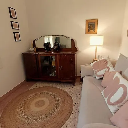 Traditional House In Ano Syros